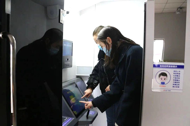 自助体检机一站式完成 ，学车体检不用跑冤枉路 